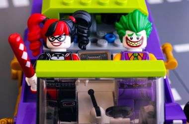 Harley Quinn ve Joker Lego minifigures Joker Notorio içinde