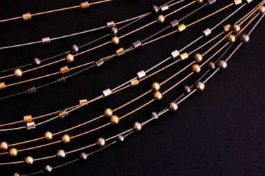 Siyah arka plan üzerine Mücevherat Close-Up