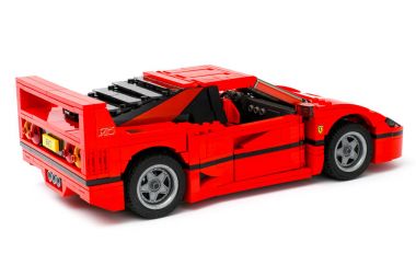 Lego Creator uzman Ferrari F40 araba beyaz arka plan üzerinde