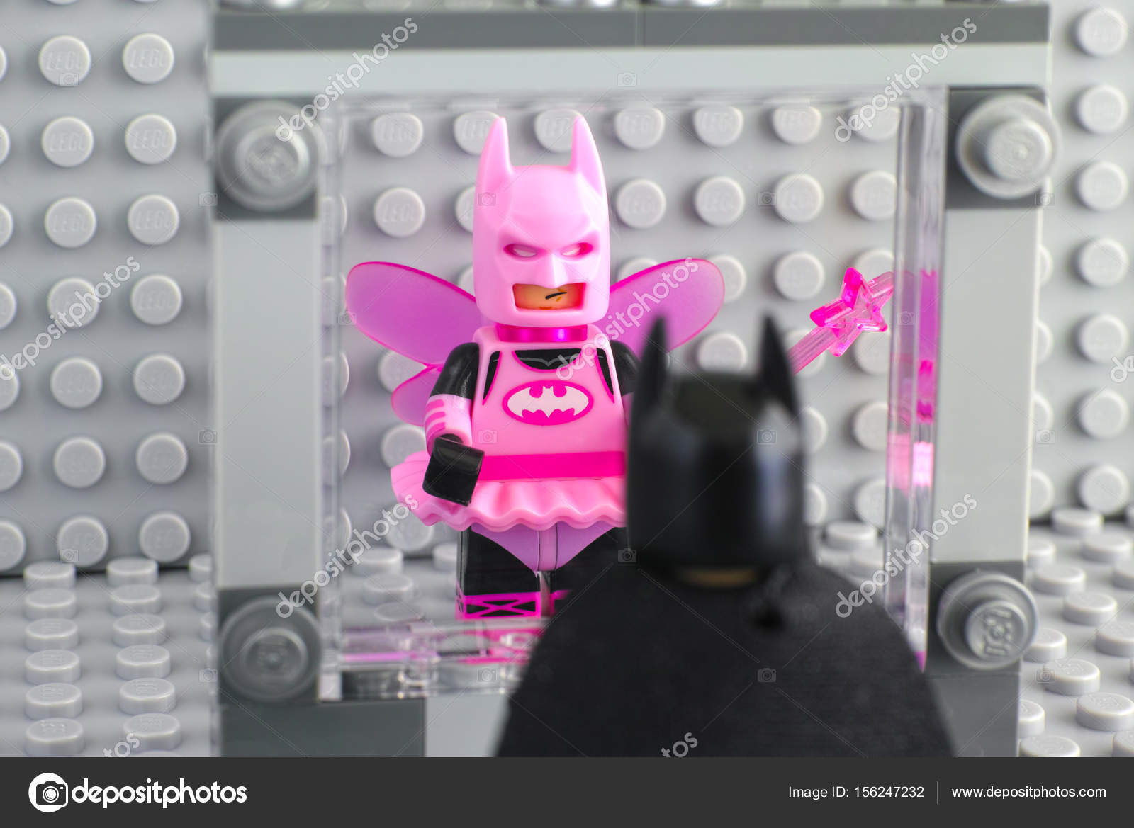 Lego Batman Spogląda Na Siebie W Lustrze I Widzi Bajki Batman