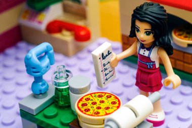 Lego kız Pizzeria mutfakta pizza yapma tarifi