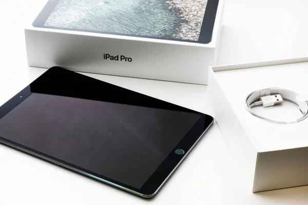 Apple ipad Pro 10.5 unboxing — Fotografia de Stock