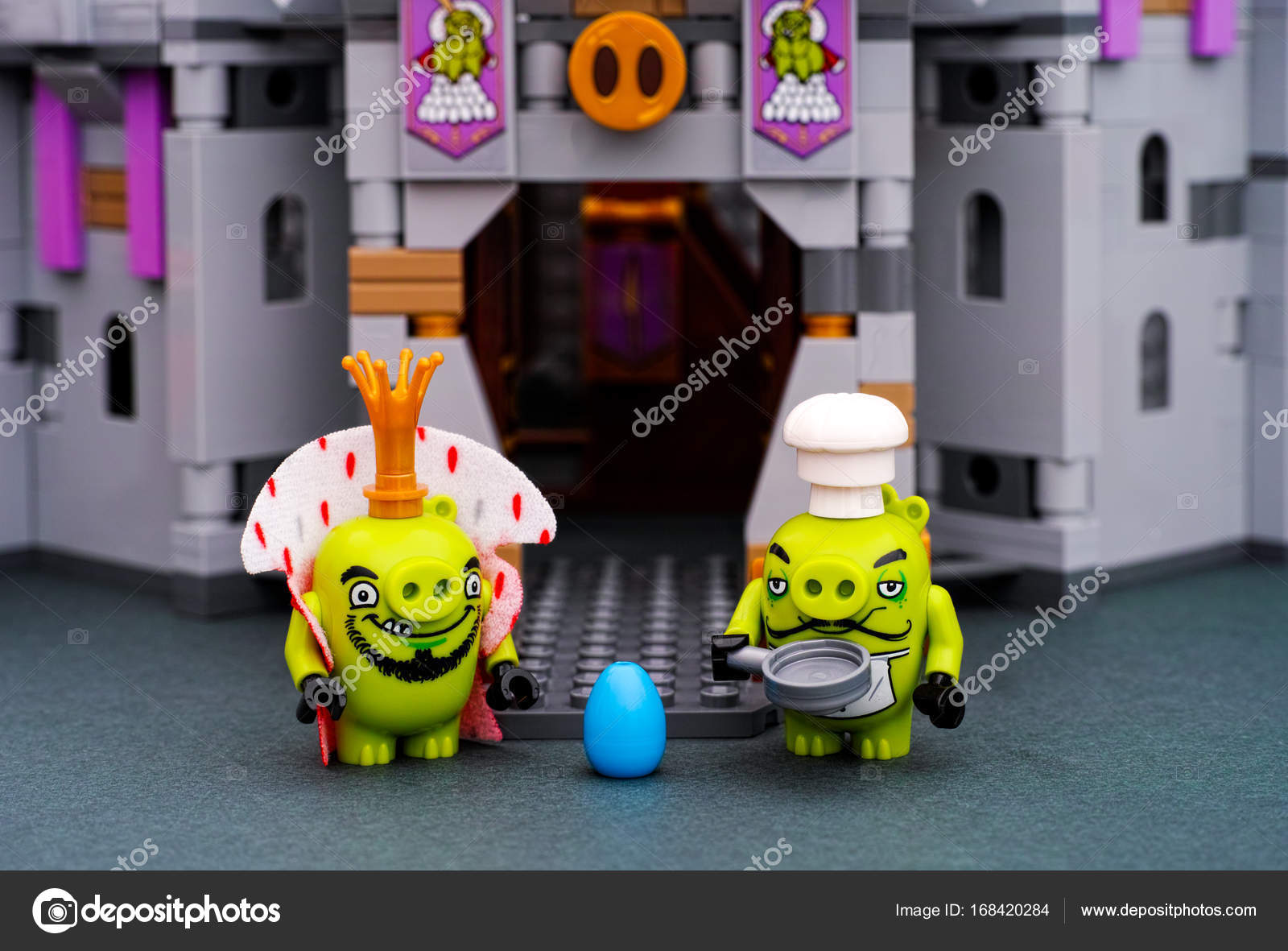 Lego King Pig Chef Pig With Pan And Blue Egg Standing Near King