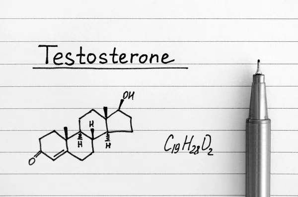 罫線入り用紙に黒ペンでテストステロンの化学式. — ストック写真