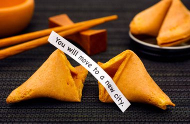 İfade size hareket edecek yeni bir şehir için servet üzerinden kağıt şerit