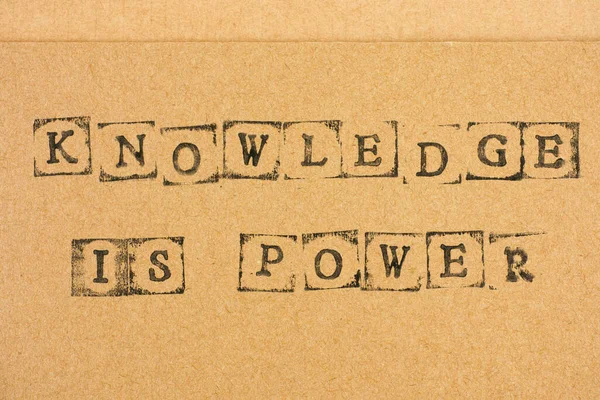 Carton Avec Mots Knowledge Power Fabriqué Par Des Timbres Alphabet — Photo