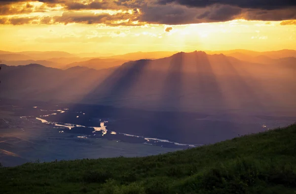 De vallei van de rivier van bukhtarma, Kazachstan — Stockfoto