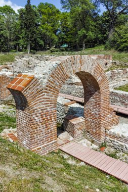 Diocletianopolis Antik Termal Hamamları'nda Giriş ve Panoramik Manzara