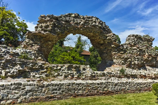 Antik Roma kenti Diocletianopolis'in surlarının yeniden birleştirilmesi