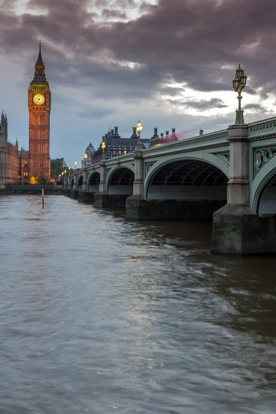 Nignt view of Westminster Bridge and Big Ben, Londra, Inghilterra — Foto Stock