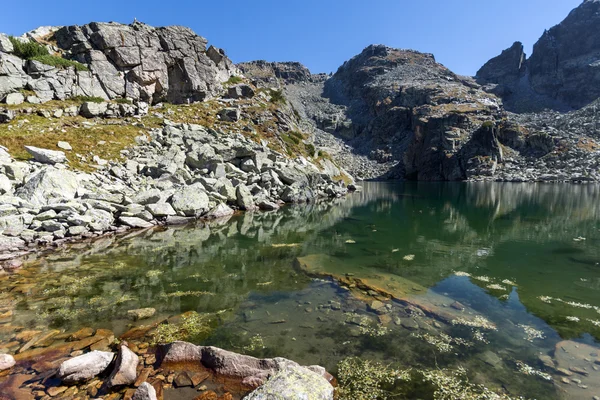 Lanskap dari The Scary Lake dan Kupens puncak, Rila Gunung — Stok Foto