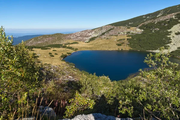 Increíble paisaje del lago Yonchevo, Montaña Rila — Foto de Stock