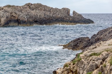 Berrak suları Limnionas, Zakynthos Adası Koyu'nda plaj