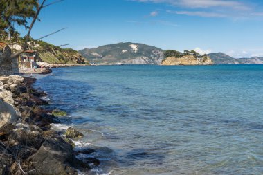 Zakynthos Island temiz suları ile küçük plaj
