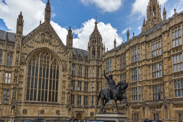 Családi házak, a Parlament, a Palace of Westminster, London, Anglia, — Stock Fotó