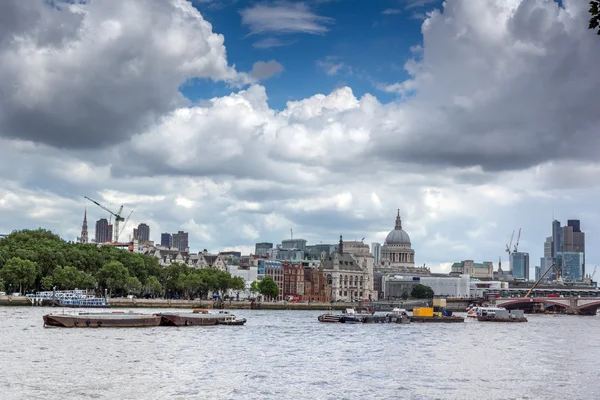 Increíble Panorama del río Támesis y la ciudad de Londres —  Fotos de Stock