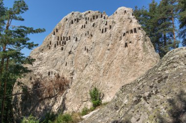 Trakyalı'nın kutsal alan kartal kayalar kalıntıları Ardino kasaba yakınlarında