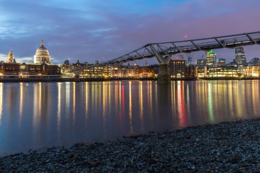 St Paul Katedrali Thames Nehri'nin muhteşem gece Panoraması