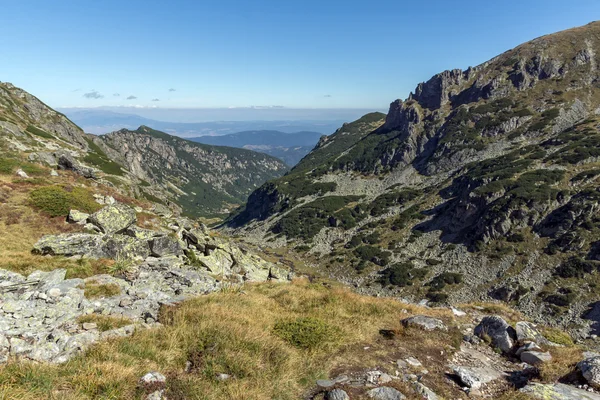 Paisaje al valle del río Malyovishka, Montaña Rila —  Fotos de Stock