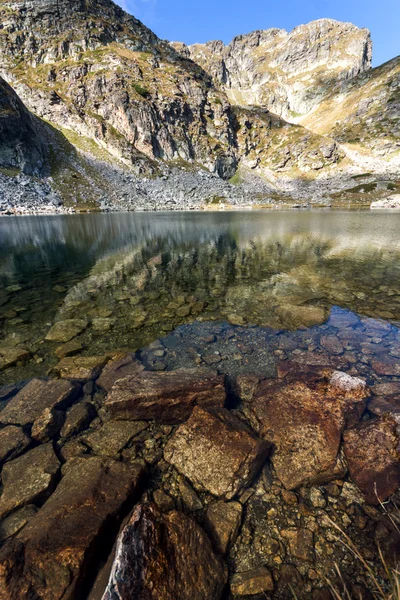 Increíble paisaje lagos Elenski y pico Malyovitsa, Montaña Rila — Foto de Stock
