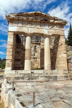 Atina Delphi antik Yunan sit alanı içinde hazine