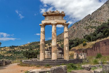 Şaşırtıcı görünümü Athena Pronaia Sanctuary Delphi antik Yunan arkeolojik sitesi