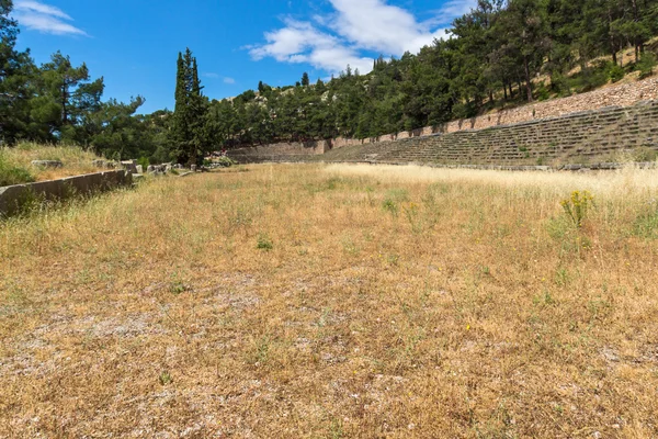 Panorama do Estádio no sítio arqueológico grego antigo de Delphi , — Fotografia de Stock