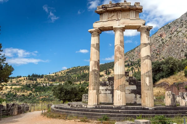 Atenea Pronaia Santuario en el sitio arqueológico griego antiguo de Delphi —  Fotos de Stock