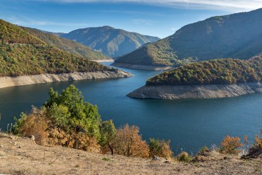 Sonbahar manzara Vacha (Antonivanovtsy) depo, Rodop dağ
