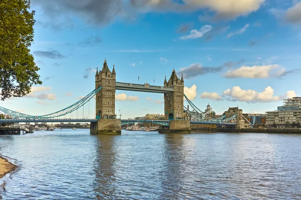Tower Bridge Londra günbatımı Panoraması ikindi, İngiltere — Stok fotoğraf