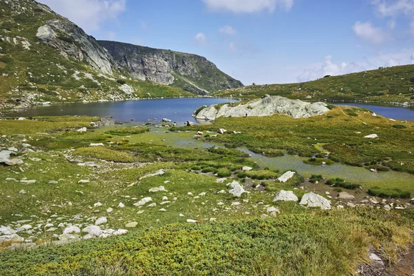 Panoramic view of The Trefoil lake, Rila Mountain, The Seven Rila Lakes — Stock Photo, Image