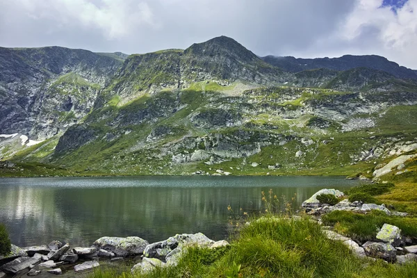 Landschaft des Zwillingssees, die sieben Rila-Seen — Stockfoto