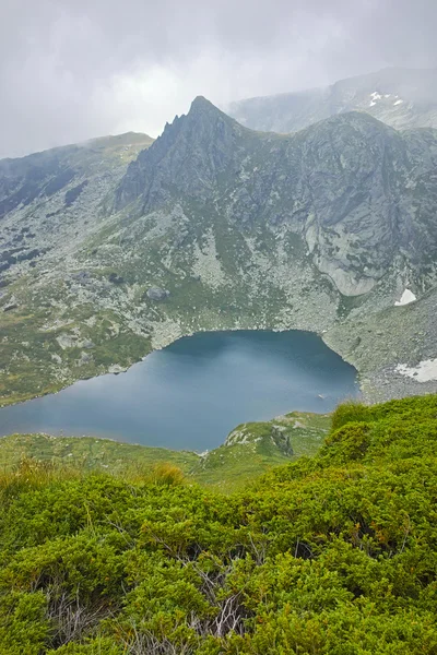 Clouds over The Twin lake, The Seven Rila Lakes, — Stock Photo, Image