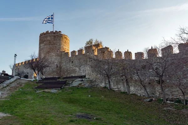 Solnedgången på Tower av bysantinska fästningen i Kavala, Östra Makedonien och Thrakien — Stockfoto