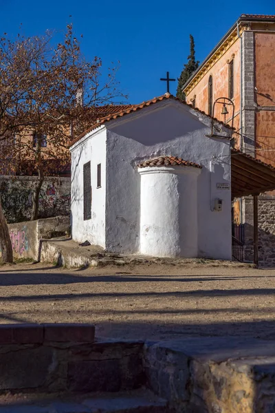 Iglesia pequeña en el casco antiguo de Xanthi, Macedonia Oriental y Tracia — Foto de Stock