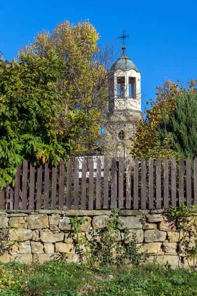 Torre de sino da Igreja de Santo Profeta Elias na aldeia de Bozhentsi, região de Gabrovo — Fotografia de Stock