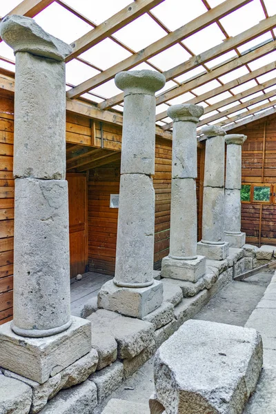 Vista interior y columnas en el sitio arqueológico de Starosel, Región de Plovdiv — Foto de Stock