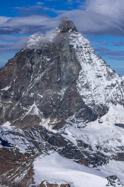 Vista de cerca del monte Matterhorn, Alpes, Cantón de Valais — Foto de Stock