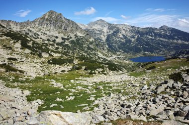 Panoramik Popovo Gölü, Pirin Dağı çevresinde