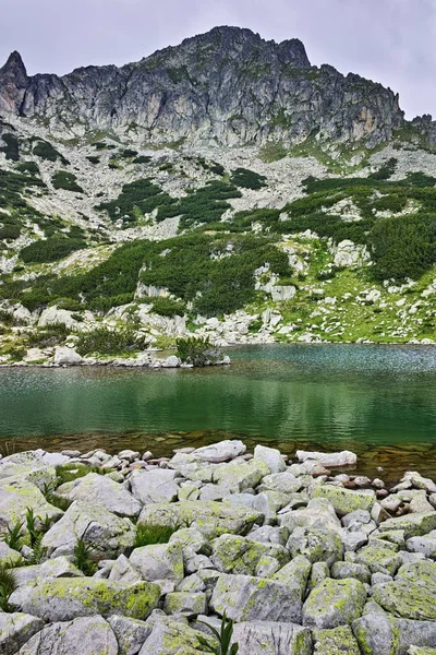 Danau Samodivski dan puncak Dzhangal, Pirin Mountain — Stok Foto