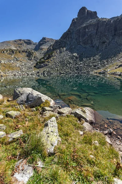 Menakjubkan pemandangan kecil Danau, Rila Gunung — Stok Foto