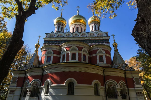 Russian church (Monastery Nativity) in town of Shipka, Bulgaria — Stock Photo, Image