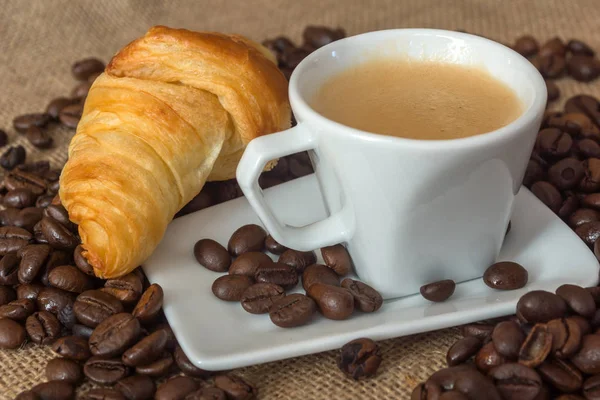 Tasse et grain de café — Photo