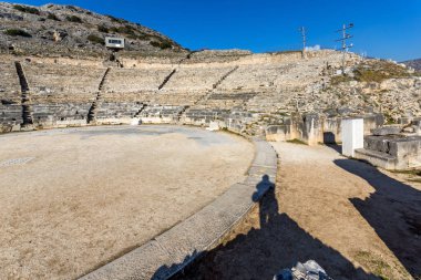 Antik tiyatro Philippi, Doğu Makedonya ve Trakya arkeolojik alanında panoramik manzaralı