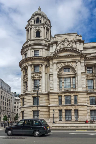 LONDRA, INGHILTERRA - 16 GIUGNO 2016: Whitehall Street, City of London, Inghilterra — Foto Stock