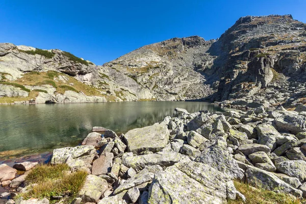 Panorama incredibile del lago spaventoso, montagna di Rila — Foto Stock