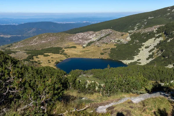 Paesaggio incredibile del lago Yonchevo, montagna di Rila — Foto Stock