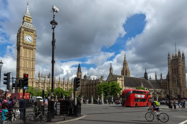 Londen, Engeland - 16 juni 2016: Parlementsgebouw met Big Ben, Westminster Palace, Londen, Engeland — Stockfoto