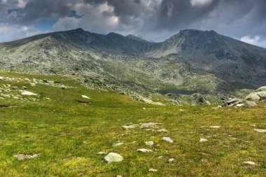 Panorama Spano Pole ve Spanopolski Kınalı tepe, Pirin Dağı
