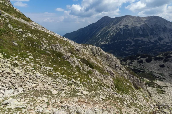 Panorama dal passo di Banderitsa alla cima di Todorka, montagna di Pirin — Foto Stock